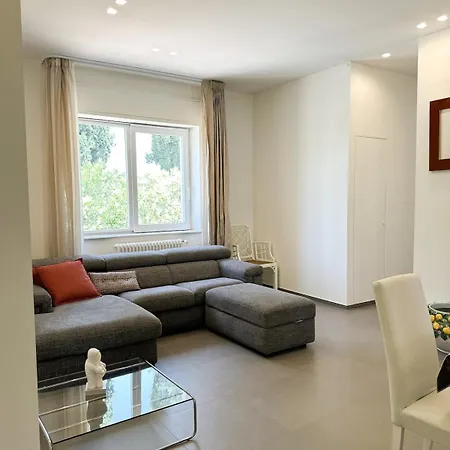 Roberto Luxury Villa *